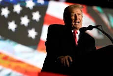 Trump: Dunia Hadapi...