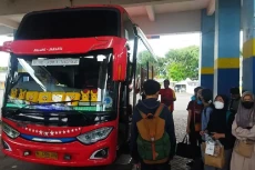 Pemudik dari Terminal...