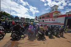 Kepadatan Penyeberangan...