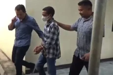 Cabuli 3 Murid di Lingkungan...