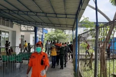 9 Jenazah Korban Kapal...