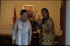 Prabowo Kunjungi Kediaman...