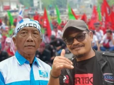 Rayakan Hari Buruh,...