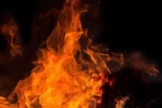 Ijuk yang Terbakar di...