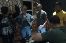 Asyik Dugem, Wanita-wanita...