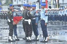 Bertugas Membantu Tugas...