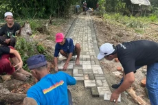 Perbaikan Jalan Rusak,...