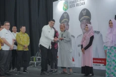 Bobby Nasution Luncurkan...