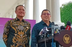 Didampingi HT, Jokowi...