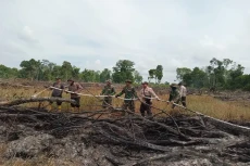 Ayah dan Anak di Riau...