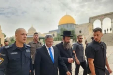 Menteri Israel Sambangi...
