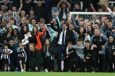 Newcastle United Berpesta,...