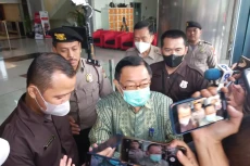 Rampung Diperiksa KPK,...
