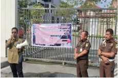 Status Jaksa Terima...