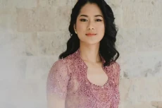Prisa Nasution Berduka,...