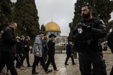 Ratusan Pemukim Israel...