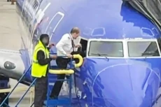 Terkunci, Seorang Pilot...