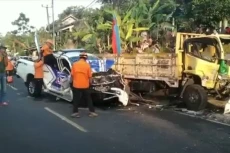 Iring-iringan Kendaraan...