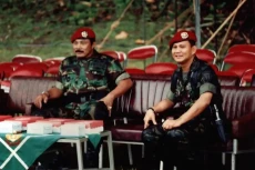 Bukan Johny Lumintang,...