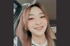 Profil Difarina Indra,...
