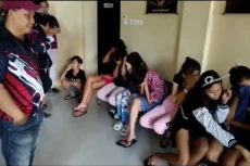 23 Gadis Manado Dijual...