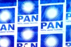 Golkar Yakin PAN Tak...