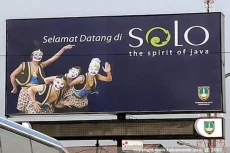 8 Tempat Makan Selat...