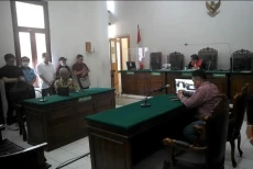 PN Surabaya Kabulkan...