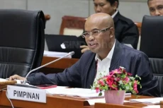 Desmond Dimakamkan Setelah...
