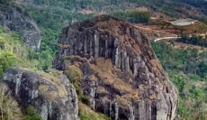 Gunung Api Purba di...
