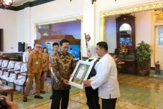 Putri Ariani Bertemu...