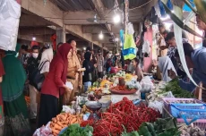 TPID Pangkep Sidak Pasar,...