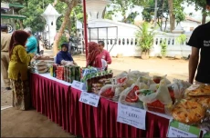 Stabilkan Harga Jelang...