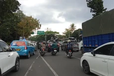 Bandung Disergap Macet,...