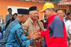 Bertemu Kades di Singkep...