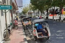 Buka Parkir Ilegal di...