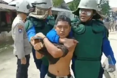Penampakan Bentrok di...