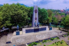 Mengenal Sejarah dengan...
