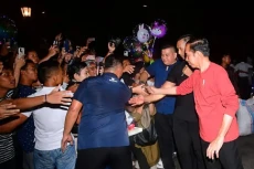 Presiden Jokowi Berkunjung...
