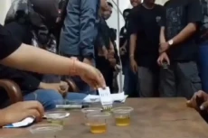 Razia Tempat Hiburan...