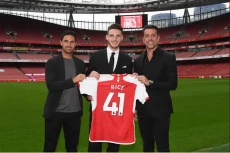 Ada Peran Ian Wright...