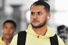 Bukan Gabung Persija,...