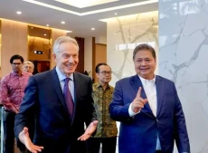Bertemu Tony Blair,...
