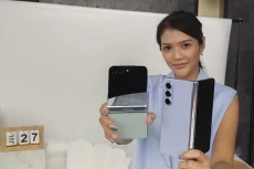 Duo Smartphone Lipat...
