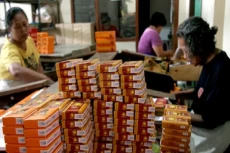 Rokok Murah Makin Marak,...