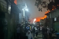 160 Los Pedagang Pasar...