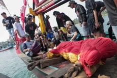 Meriahkan Pesta Laut...