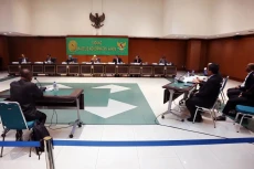 Terima Suap Rp300 Juta,...