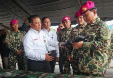 4 Senjata TNI AL Buatan...