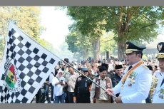 Ridwan Kamil Lepas Kirab...